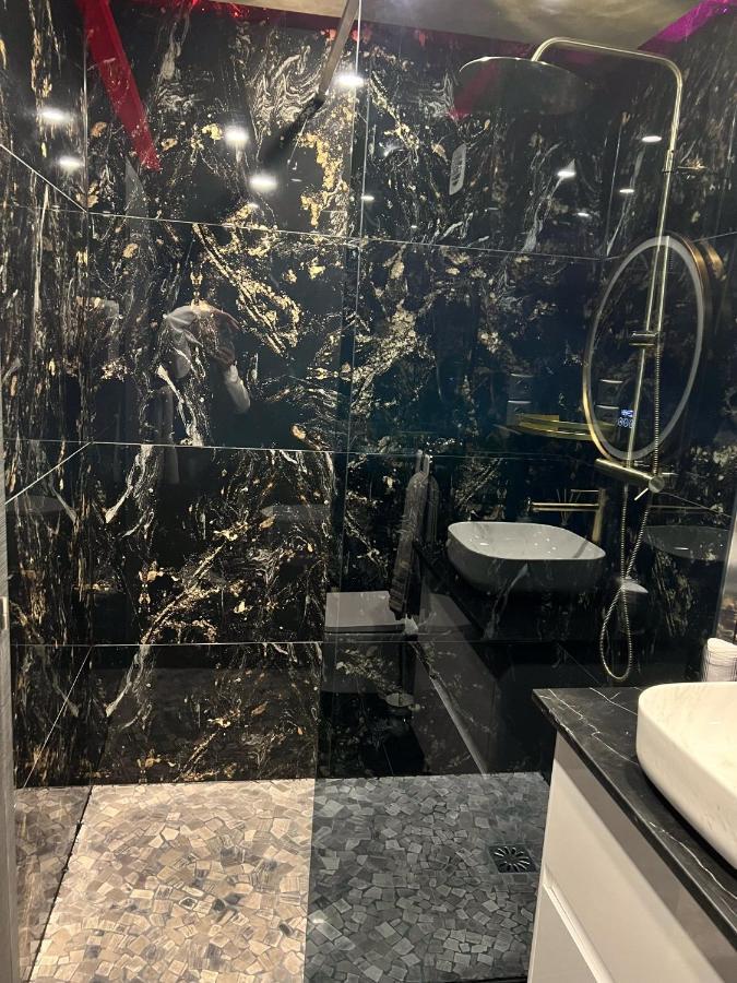 Luxurynight Apartment สตราสบูร์ก ภายนอก รูปภาพ